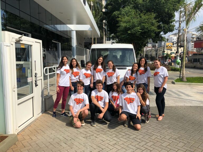 Jovens participantes da Turma do Jiló